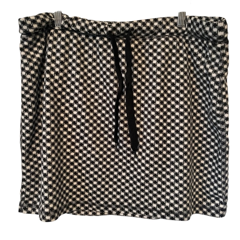 ✨3/$30 Joe Fresh Fleece Houndstooth Mini Skirt